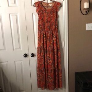 Colorful maxi sundress with flattering  cut out back